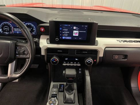 Used 2024 Toyota Tacoma TRD Off-Road AWD/4WD image 30