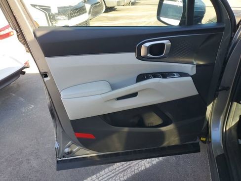 New 2025 Kia Sorento EX image 5