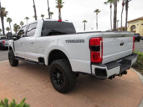 Used 2025 Ford F250 Lariat w/ Tremor Off-Road Package AWD/4WD image 2