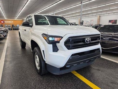 Used 2025 Toyota Tacoma SR RWD image 4