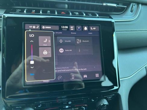 New 2025 Jeep Grand Cherokee L Altitude image 45