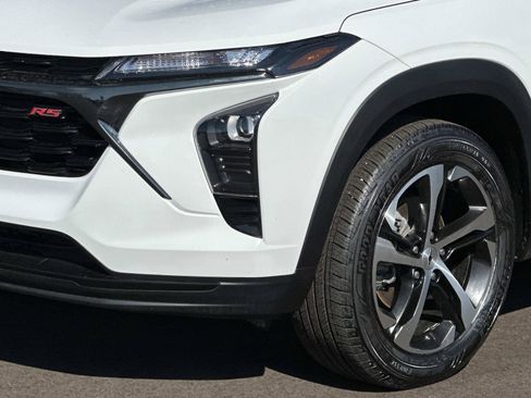 Certified 2024 Chevrolet Trax RS w/ Sunroof Package FWD image 7