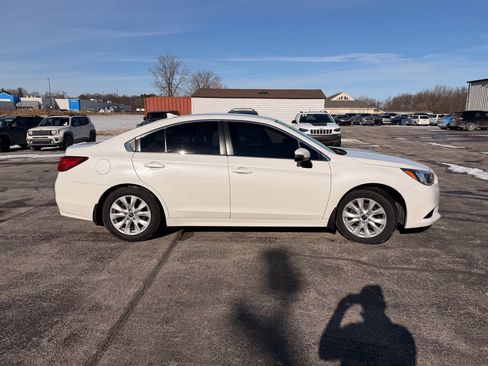 Used 2017 Subaru Legacy 2.5i Premium image 5