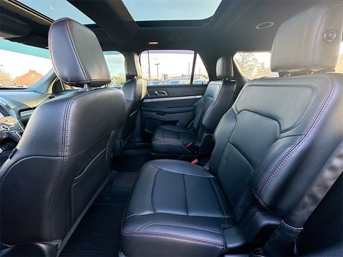 Used 2018 Ford Explorer Sport w/ Equipment Group 401A image 4
