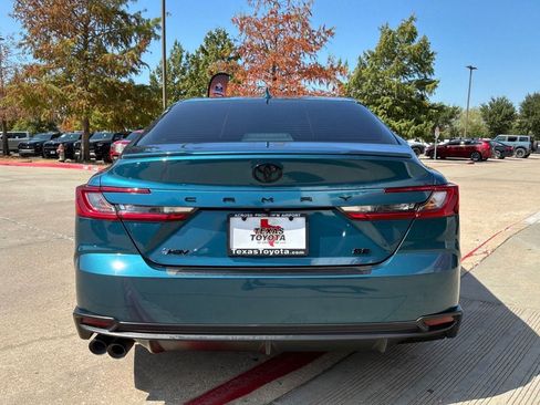 Used 2025 Toyota Camry SE w/ Convenience Package FWD image 7