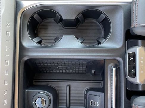 New 2025 Ford Expedition Max Active image 20