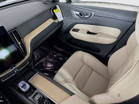 New 2026 Volvo XC60 B5 Core image 23