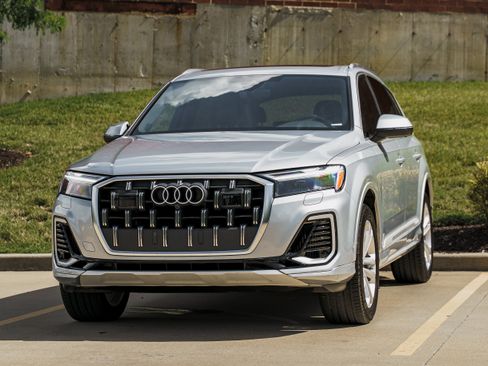 Certified 2025 Audi Q7 3.0T Premium Plus AWD/4WD image 7