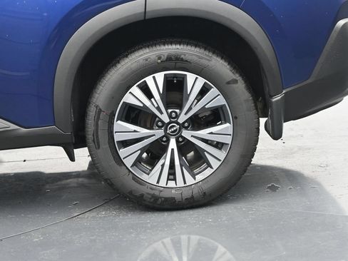 Used 2023 Nissan Rogue SV AWD/4WD image 13
