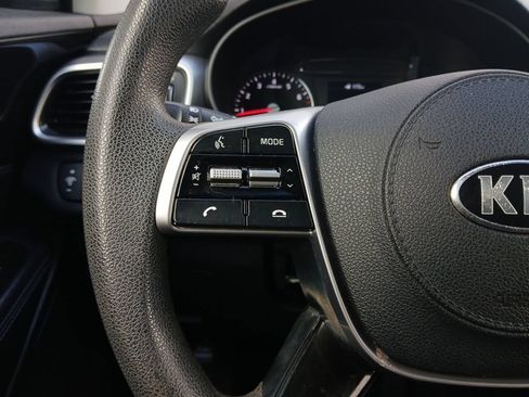 Used 2020 Kia Sorento FWD V6 image 11