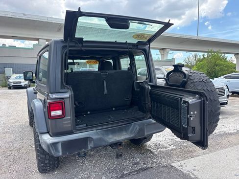 Used 2018 Jeep Wrangler Sport AWD/4WD image 13