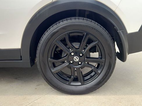 Used 2020 Nissan Kicks SR w/ SR Premium Package FWD image 30