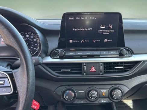 Used 2024 Kia Forte LXS image 10