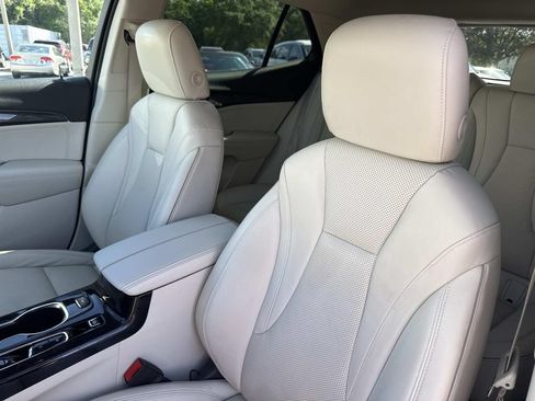 Used 2021 Buick Envision Essence FWD image 21
