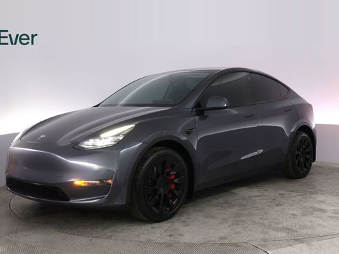 Used 2022 Tesla Model Y Long Range AWD/4WD image 2