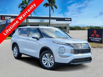 New 2026 Mitsubishi Outlander ES