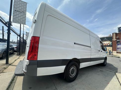 Used 2021 Mercedes-Benz Sprinter 2500 w/ Driver Convenience Package image 9