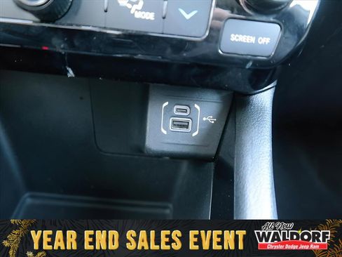 Used 2024 Jeep Compass Limited image 21