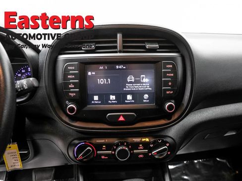 Used 2020 Kia Soul S FWD image 11