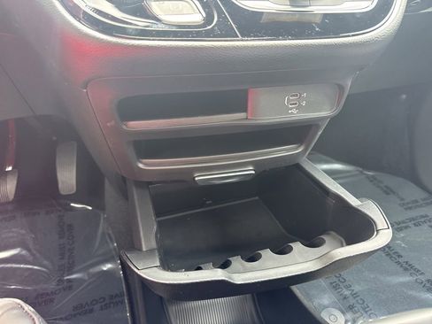 New 2027 Chrysler Pacifica Select AWD/4WD image 19