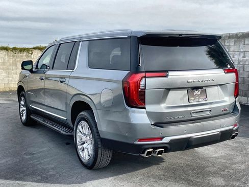 Used 2026 GMC Yukon XL Denali w/ Advanced Technology Package AWD/4WD image 12
