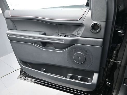 Used 2022 Ford Expedition Max Limited image 14