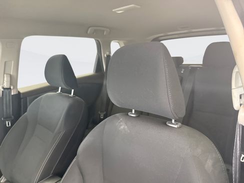 Used 2023 Nissan Rogue S FWD image 11