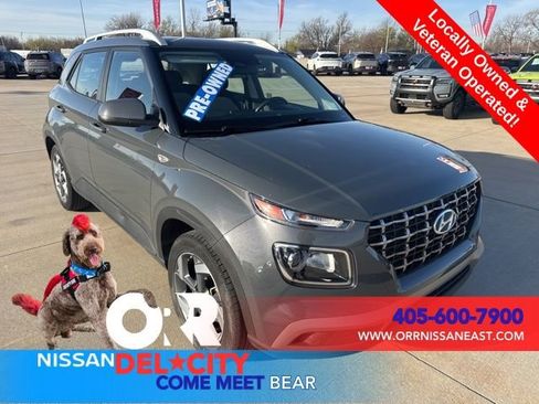 Used 2025 Hyundai Venue SEL FWD image 7
