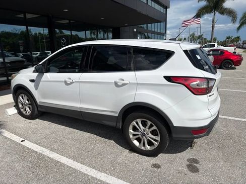 Used 2017 Ford Escape SE w/ SE Cold Weather Package FWD image 2