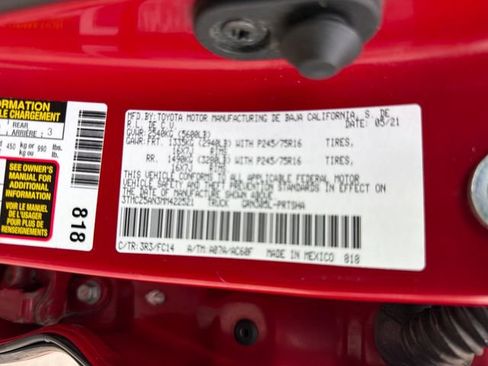 Used 2021 Toyota Tacoma SR5 AWD/4WD image 32