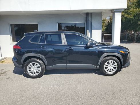 Used 2022 Toyota Corolla Cross L image 7