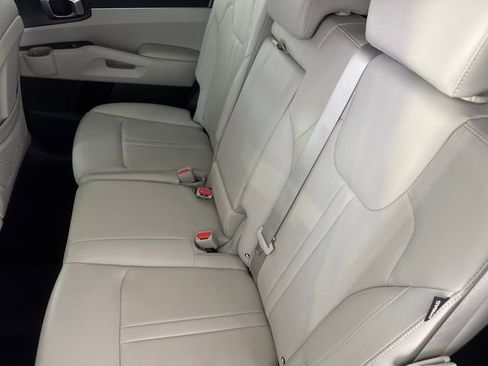 Certified 2025 Kia Sorento S w/ Panoramic Sunroof Package FWD image 26