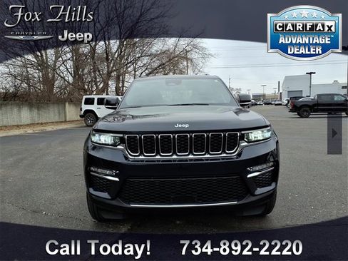 Used 2024 Jeep Grand Cherokee Limited image 2
