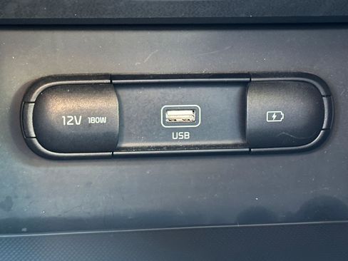 Used 2022 Kia Niro LXS image 27