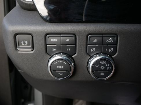 Used 2024 GMC Sierra 1500 SLT w/ SLT Premium Plus Package AWD/4WD image 28
