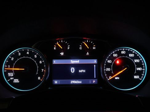 Used 2023 Chevrolet Traverse LT w/ Rear Camera Mirror Package image 44