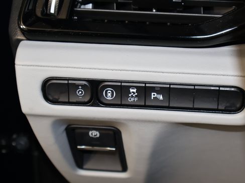 Certified 2024 Acura MDX w/Technology Package image 34