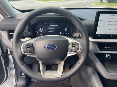 New 2025 Ford Explorer Active image 18