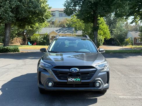 Used 2025 Subaru Outback AWD/4WD image 9