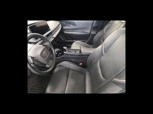 Used 2024 Toyota Prius XLE AWD/4WD image 11