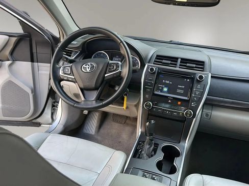 Used 2017 Toyota Camry XLE FWD image 30