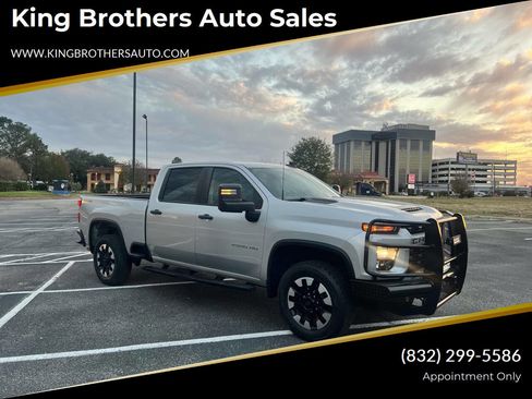 Used 2020 Chevrolet Silverado 2500 Custom w/ Custom Value Package image 1