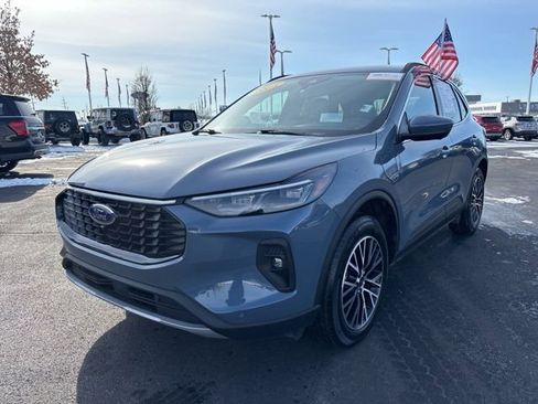 Certified 2025 Ford Escape SE w/ PHEV Premium Package image 3