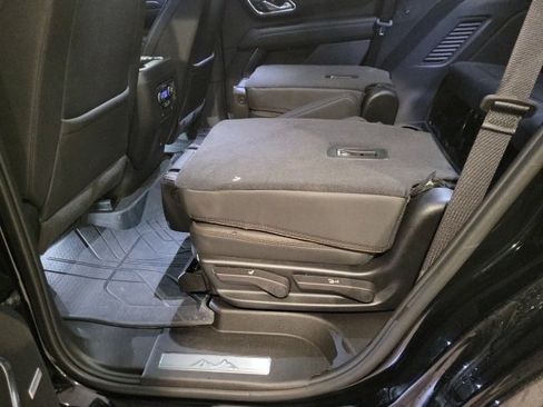 Used 2024 Chevrolet Tahoe High Country w/ Premium Package image 19