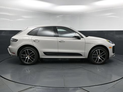 Used 2025 Porsche Macan AWD/4WD image 11