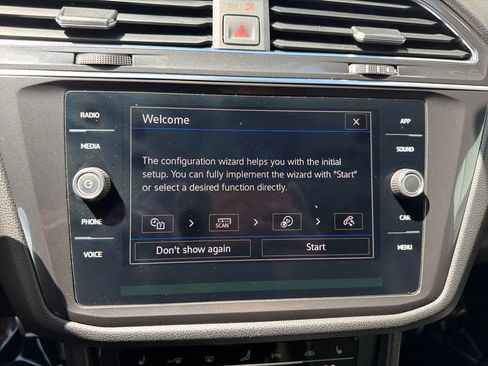 Certified 2022 Volkswagen Tiguan SE R-Line image 21