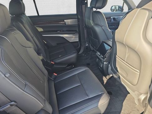 New 2026 Cadillac Vistiq Luxury w/ LPO, Floor Liner Package image 11