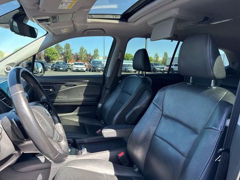 Used 2020 Honda Pilot Touring image 9