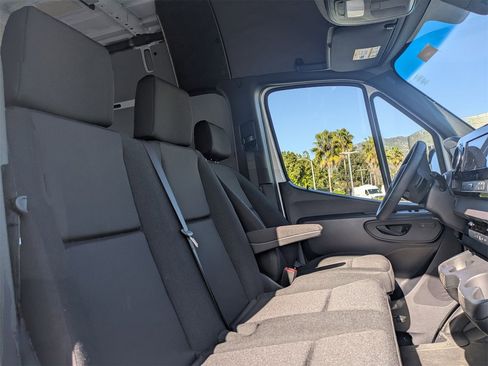 New 2025 Mercedes-Benz Sprinter 2500 image 9