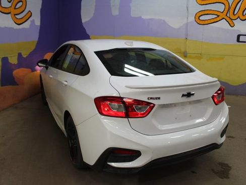 Used 2018 Chevrolet Cruze LT FWD image 6